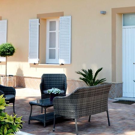 Re Umberto Suite San Salvo Exterior foto